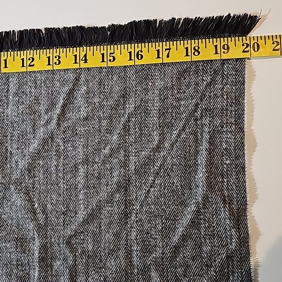 Shawl Wrap Scarf Muffler White Black Herringbone Soft Fringe Warm Cozy - Picture 9 of 9